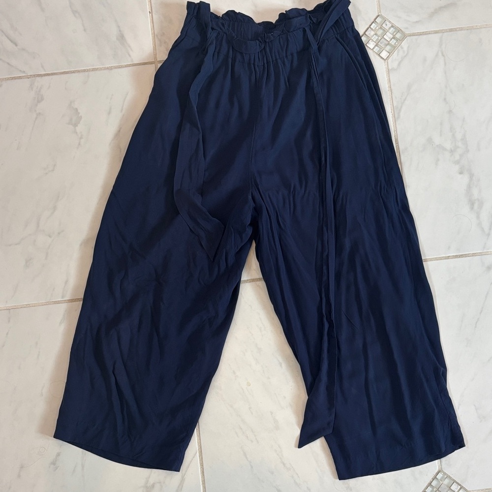 Navy Cropped Pants